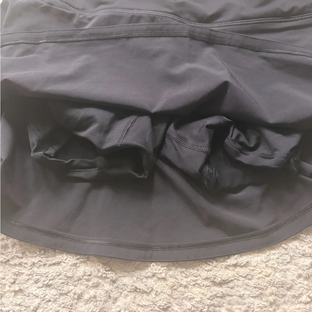 Lululemon Play Off The Pleats Skirt *13" size 4 - Picture 4 of 6